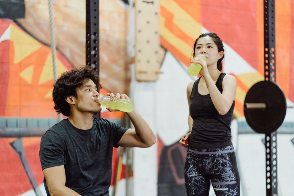 Isostar ou PowerBar : choix pour une récupération rapide